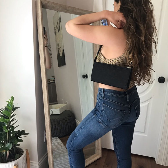 🎉HP🎉FERRAGAMO🎉baguette handbag - Picture 2 of 8